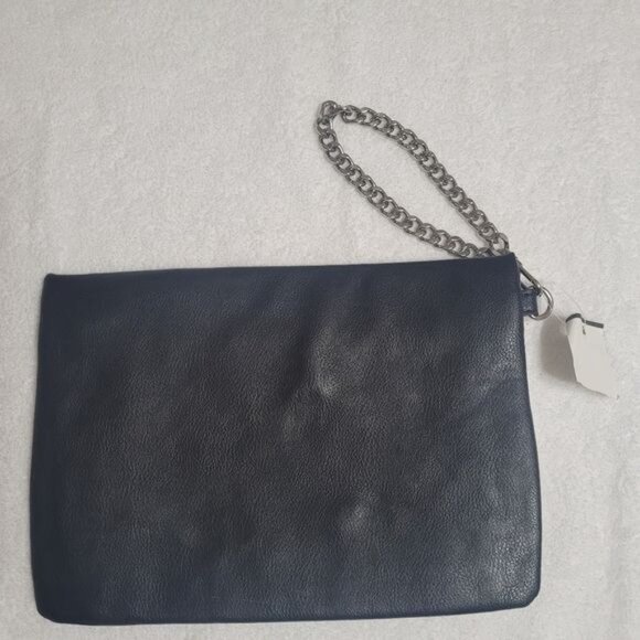 Express Chain Wristlet - Picture 2 of 4